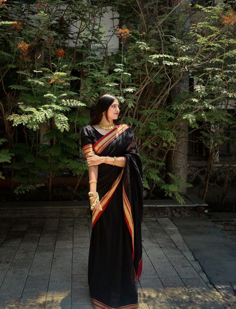 #saree #farewellsaree #pinterest #aesthetic #black South Indian Black Saree, Black Saree Traditional, Black Saree Inspiration, Black South Indian Saree, Blouse Designs Black Saree, Farewell Sarees School Black, Black Farewell Saree, Black Saree Look Traditional, Black Saree Poses