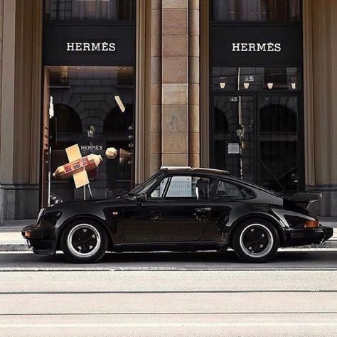 Trending Designer on Instagram: “@susanne.marack #HERMÈS #HERMES” Porsche Aesthetic, Porsche Classic, Kid Friendly Travel Destinations, Car Goals, Luxe Life, Classy Cars, Classic Porsche, Pretty Cars, Timeless Art