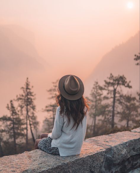 For Anyone Who Is Afraid To Let Go Because They Think They’ll Never Find Someone Better | Thought Catalog Kuala Lampur, Yosemite Photos, Smartphone Photography, Rule Of Thirds, Photography Workshops, Foto Pose, Nature Girl, Photo Look, Hd Photos