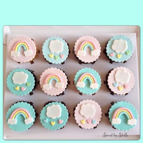 Rubber Ducky Cake, Christening Themes, Christening Cupcakes, First Birthday Cupcakes, Rainbow First Birthday, Baby Cupcake, Diy Baby Shower Decorations, Cake Classes, Rainbow Cupcakes