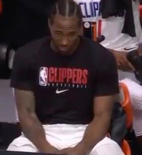 Kawhi Leonard, Los Angeles Clippers, NBA, Twitter Memes, Black Twitter Kawhi Leonard Aesthetic, Funny Nba Pictures, Nba Funny, Twitter Memes, I Love Basketball, Black Twitter, Nba Fashion, Nba Memes, Kawhi Leonard