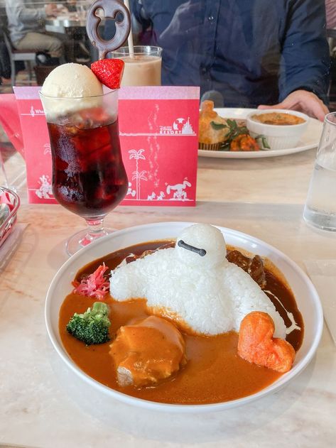 Image of Baymax curry from Tokyo disneyland Essen, Universal Studios Food, Japan Honeymoon, Tokyo Food, Disney Tokyo, Japan Summer, Japan Holidays, Tokyo Japan Travel, Disneyland Food