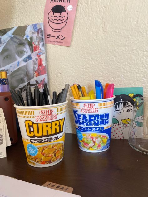 #CupNoodle foam cups, when cleaned up can he reused as a Pen/Pencil/tool holder 💜 Diy Pencil Cup, Diy Pencil Holder, Pencil Cup Holder, Diy Nursing, Pencil Tool, Diy Pencil, Cup Noodles, Pencil Cup, Diy Cups