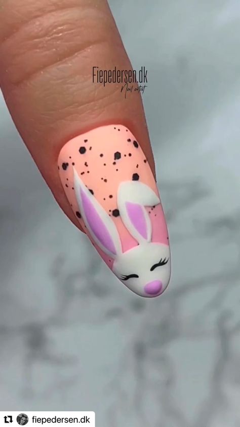 mknogti on Instagram: #Repost @fiepedersen.dk with @make_repost ・・・ [Reklame] 𝐁𝐮𝐧𝐧𝐲 𝐛𝐮𝐧𝐧𝐲 💖🐰 Using all @magpie_beauty •Strawberry lave gel polish •Jelly baby… Long Nail Art Designs, Y2k Nail Art, Kutek Disney, Y2k Nail, Nailart Tutorial, Animal Nail Designs, Quick Nail Art, Tape Nail Art, Nail Art Designs Images