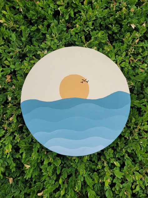 Beach Aesthetic Canvas Painting, Painting Ideas Easy Simple Circle, Cute Round Canvas Paintings, Pottery Painting Beach Ideas, Mini Canvas Art Beach Easy, Canvas Painting Ideas Beach Easy, Beach Boho Painting, Simple Cute Pottery Painting Ideas, Painting Ideas On Canvas Circles