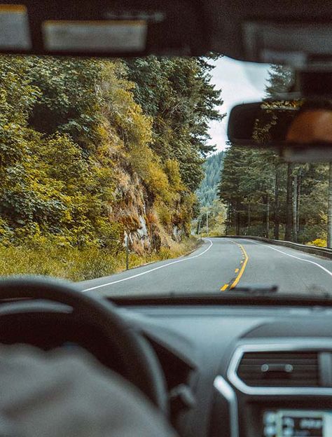 5 important safety tips for new drivers and the inexperienced https://www.we-heart.com/2020/02/25/5-important-safety-tips-for-new-drivers/ Pacific Northwest, Nature, Car Poses, Inside Car, Road Trip Car, Car Smell, Car Driving, New Drivers, Car Travel