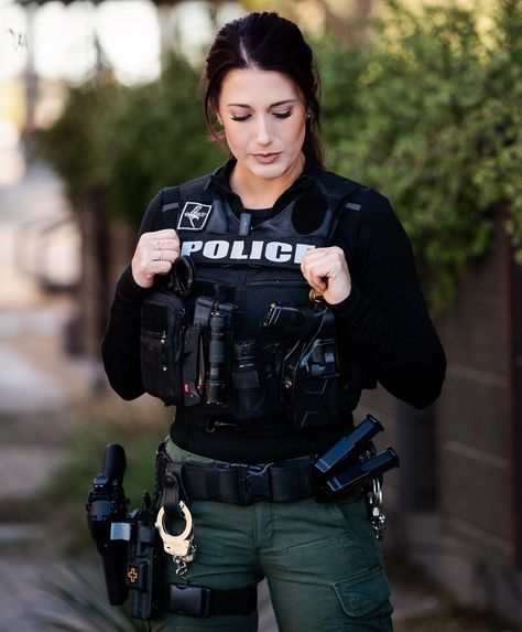 dani marie on Instagram: "This week marks the 7 year anniversary I graduated from the police academy and dangggg what a wild ride it’s been. I knew since I was a…" 7 Year Anniversary, Female Police Officers, Army Clothes, Female Cop, Police Life, Black Men Fashion Swag, I Graduated, Police Academy, Ride It