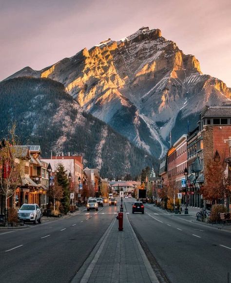 Alicante, Rocky Mountains Canada, Banff National Park Canada, Banff Canada, Hiking Photography, Parks Canada, Canada Road Trip, Mountain Town, Explore Nature