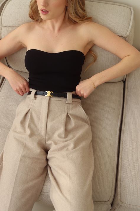 Tumblr, Black Top And Trousers Outfit, Tube Top And Trousers Outfit, Casual Tube Top Outfit, Black Celine Belt Outfit, Outfit Ideas With Belt, Trousers With Belt Outfit, Beige With Black Outfit, Casual Ingenue Style