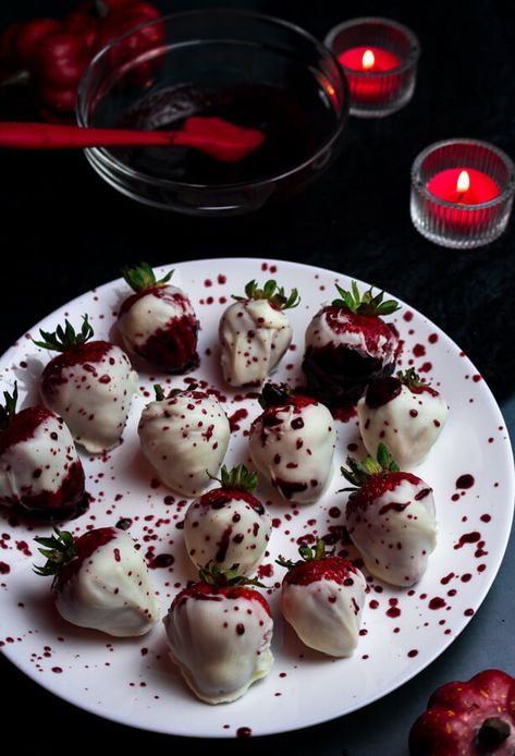 Scream: Movie Inspired Recipes - Laura the Gastronaut Scream Movie Themed Snacks, Twilight Movie Themed Snacks, Twilight Inspired Desserts, Slasher Party Food, Slasher Film Party, Scream Themed Sleepover, Scream Inspired Food, Scream Movie Night Food, Scary Movies Birthday Party