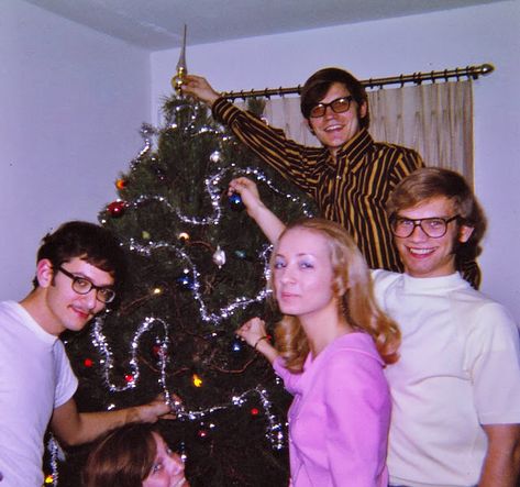 Natal, 70s Christmas Aesthetic, Acacia Fraternity, 1970 Christmas, Insta Backgrounds, 1970s Christmas, Prepare For Christmas, Preparing For Christmas, My Future Wife