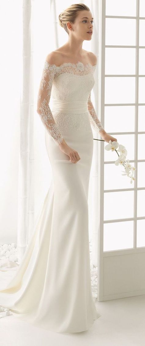 This breathtaking array of wedding dresses by Rosa Clara features everything from dreamy ball gowns to sleek, elegant mermaids. Perfect! Rosa Clara Wedding Dresses, 파티 드레스, Wedding Dresses 2018, Wedding Elegant, Dress Classy, Sophisticated Bride, Trendy Wedding Dresses, Lace Mermaid Wedding Dress, Modern Wedding Dress