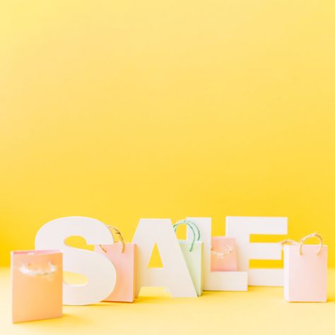Small pink shopping bag in front of letter sale on yellow background Free Photo Live Sale Background, Sales Wallpaper, Shopping Background, Bag Background, Pink Shopping, Sale Background, Logo Online Shop, Foto Langka, Fashion Art Prints