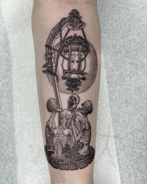 Bloodborne Lantern for Kristina - - - - The closer you look at the messengers the more disturbing you realize they are. Still tiny beacons… Bloodborne Lantern, Amygdala Bloodborne, Dark Souls Tattoo, Lamp Tattoo, Lantern Tattoo, Knight Tattoo, Soul Tattoo, Wicked Tattoos, Scary Tattoos