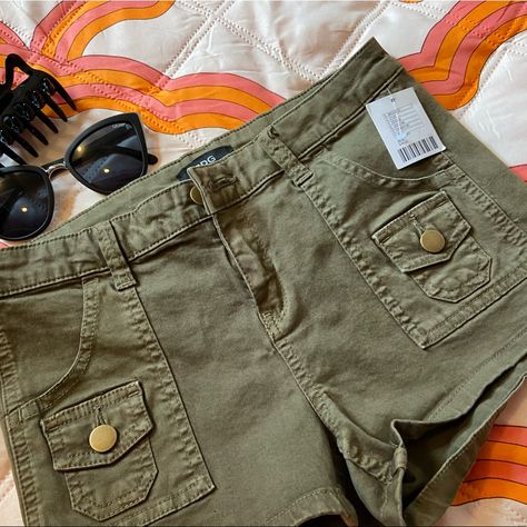 Urban Outfitters Bdg Army Green Shorts. Size 26, Fit A Tad Small In My Opinion. Brand New With Tags. Army Green Shorts, In My Opinion, Green Shorts, Inspo Outfits, Project Ideas, Army Green, Fashion Inspo Outfits, Color Green, Urban Outfitters