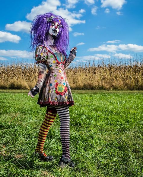 Silence Photo, Scary Clown Costume, Creepy Clown Makeup, Clown Costume Women, Clown Halloween Costumes, Halloween Disfraz, Scary Clown Makeup, Halloween Circus, Dark Circus