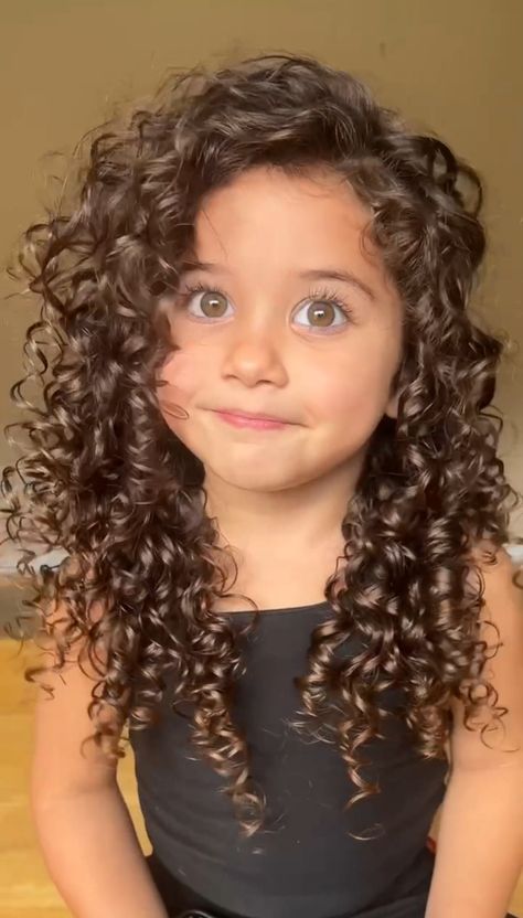 All the products I use to style my daughters very curly hair #toddlerhair #curlyhaircare #curlyhairproducts #curls Kids Curly Haircut Girl, Curly Hair Toddler Hairstyles, Curly Hair Toddler Girl, Curly Hair Kids Hairstyles, Curly Hair Cuts For Girls Kids, Curly Girl Hairstyles Kids, Easy Hairstyles For Curly Hair Kids, Curly Hair Baby Girl, Toddler Hairstyles Girl Curly