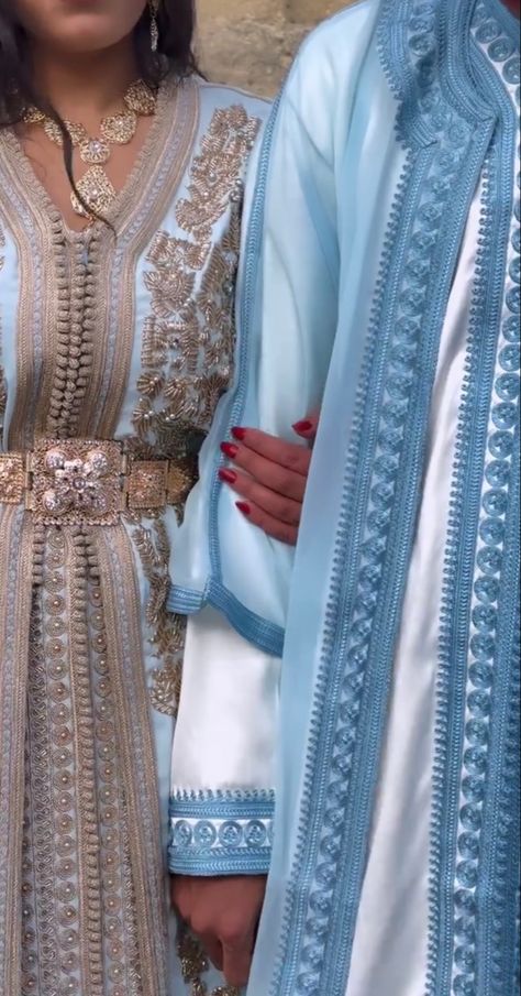 Morrocan Algerian couple wedding day caftan tashkita gandoura Moroccan Bridal Dress, Moroccan Wedding Kaftan, Moroccan Wedding Aesthetic, Morocco Wedding Dress, Moroccan Style Wedding, Dress Outfits Summer, Moroccan Wedding Dress, Morocco Wedding, Aesthetic Dress Outfit