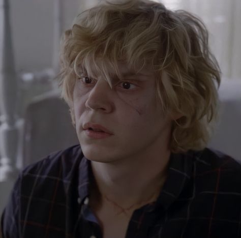 Kyle Ahs, Evan Peters Icons, Evan Peters Ahs, Grunge Fairy Aesthetic, Violet Ahs, Kyle Spencer, Tate And Violet, Ahs Cast, Ahs Coven