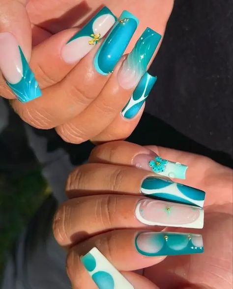 22 Stunning Blue Beach Nails: Perfect Designs for Summer 2024 Blue Beach Nails, Turquoise Acrylic Nails, Turquoise Nail Designs, Vacation Nail Art, Vacation Nail Designs, Vacation Nails Beach, Beach Themed Nails, Swirl Nail Art, Beach Nail Designs