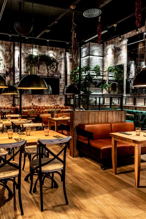 Masculine Restaurant Design, Brasserie Interior, Rustic Restaurant Interior Design, Bistro Interior Design, Fire Restaurant, Rustic Restaurant Interior, Restaurant Design Rustic, Bistro Interior, Lodge Restaurant