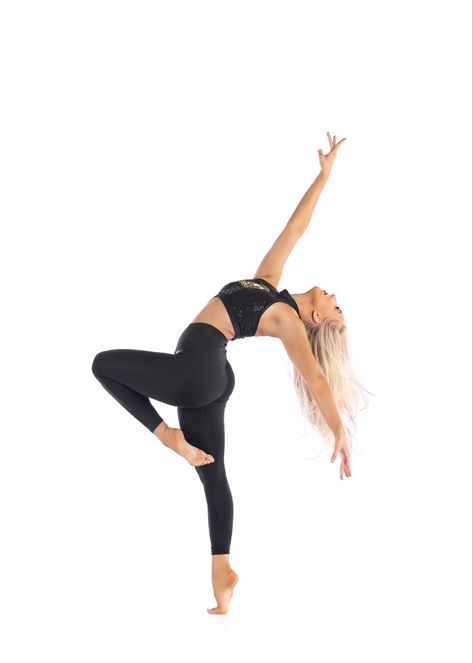 Poses To Do For Dance Pictures, Dance Pics Hip Hop, Full Body Dancer Poses, Tap Dance Pictures Poses, Best Dance Poses For Photoshoot, Dance Photography Poses Not Flexible, Single Dance Poses, Poses For Dancers Photoshoot, Dancer Poses Photography Simple