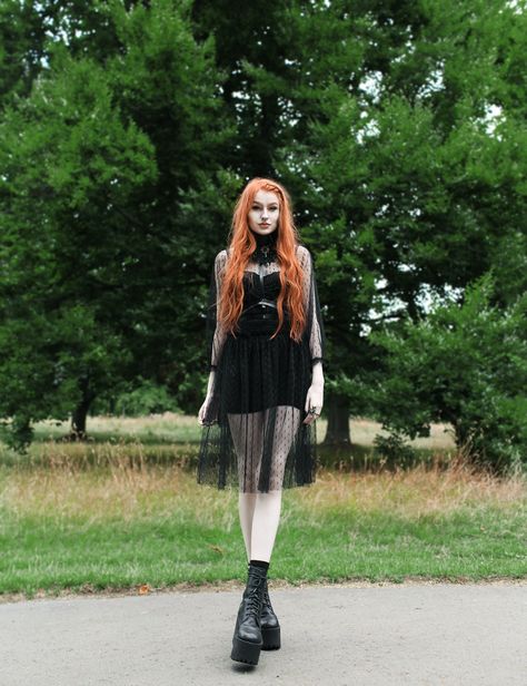 Unif Boots, Olivia Emily, Waves Hairstyle, Black Lace Choker, Enchanted Island, Beachy Hair, Mode Punk, London Dress, Lace Choker