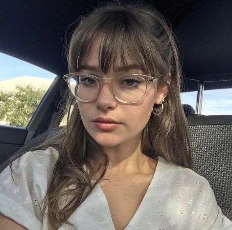 Bangs And Glasses, Glasses Inspiration, Gothic Chic, Stil Vintage, Long Hair With Bangs, Trending Haircuts, Grunge Hair, Aesthetic Hair, Hairstyles With Bangs