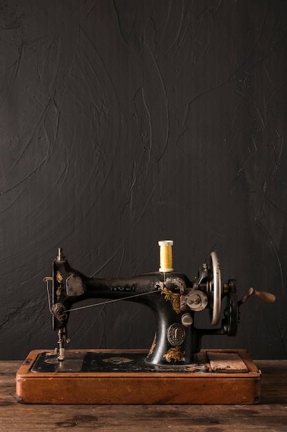 1930 Aesthetic, Sewing Artwork, Sewing Machine Drawing, Sewing Aesthetic, Candles Wallpaper, Sewing Photography, Instagram Branding Design, Business Branding Inspiration, Colorful Hairstyles