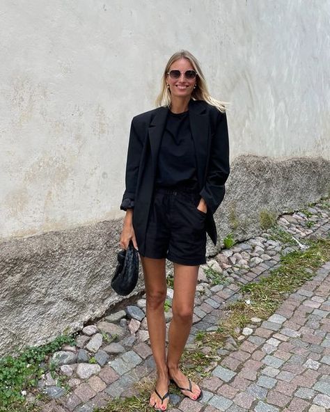 Casual Outfit Summer 2023, Havaianas Outfit, Minimal Summer Outfits, Minimal Summer Outfit, Womens Casual Outfit, Casual Outfit Summer, Ny Outfits, Everyday Outfit Inspiration, July 25