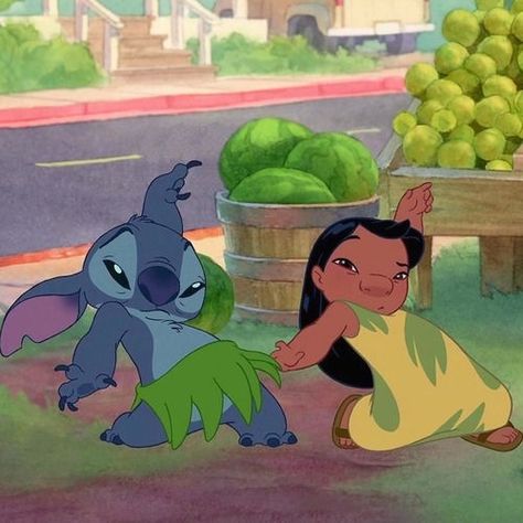 i have a friend who does this pose every time i say lilo Lilo And Stitch 3, Lilo And Stitch 2002, Lilo Und Stitch, Lelo And Stitch, Regnul Animal, Stitch Quote, Lilo Et Stitch, Lilo Y Stitch, Karakter Disney