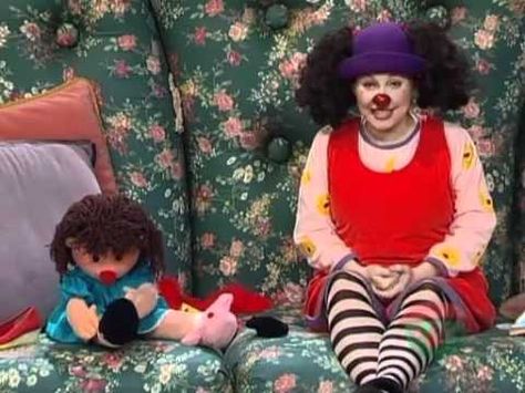 The Big Comfy Couch - Loonette Big Comfy Couch Show, Big Comfy Couch, Vintage Toys 80s, 90’s Nostalgia, The Big Comfy Couch, Right In The Childhood, Halloween Coustumes, Red Couch, Childhood Movies