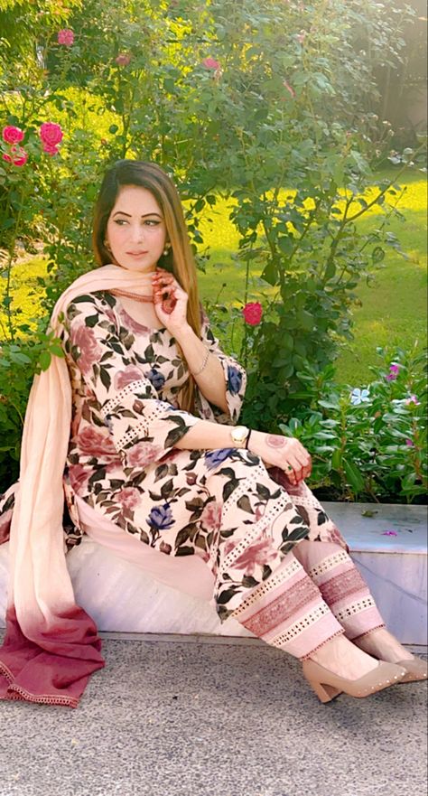 Printed Salwar Suit Designs Summer, Printed Lace Suit Design, Cotton Lace Design On Printed Suits, Punjabi Suit Lace Design Latest, Lace Suits Punjabi, All Over Printed Suits Design Indian, Printed Suit Designs Indian Style Latest, Lace Work Suit Design, Lass Design Suit