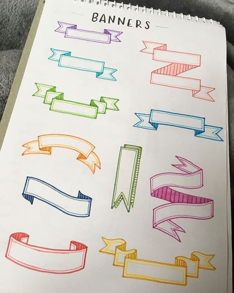 banners are a great way to make your titles look super cute. you can design, decorate and colour them to suit your theme. tag @bujo.help if… Bullet Journal Header, Notesbog Design, Organizator Grafic, Bullet Journal Headers, Desain Quilling, Journal Fonts, Bullet Journal Banner, Bullet Journal Notes, Bullet Journal Mood