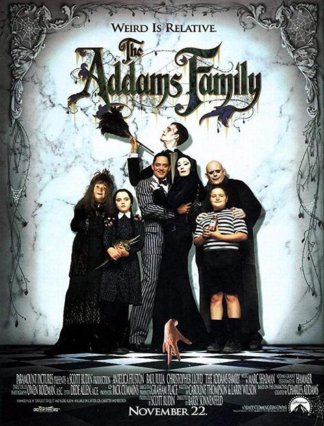 Con artists plan to fleece an eccentric family using an accomplice who claims to be their long-lost uncle. Addams Family Film, Addams Family Poster, Addams Family 1991, Family Movie Poster, Halloween Films, Burung Beo, Addams Family Movie, Addams Familie, Familia Addams