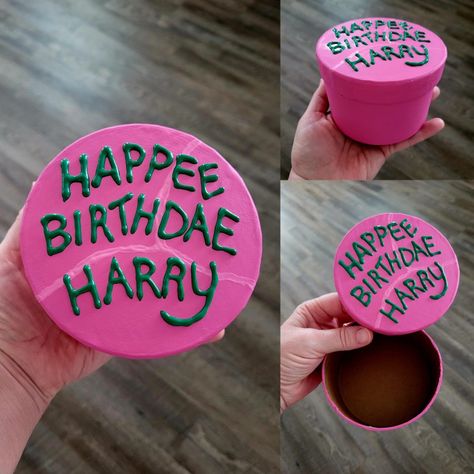 Harry Potter Birthday Presents, Clay Ideas Harry Potter, Clay Crafts Harry Potter, Harry Potter Gift Ideas Diy Birthday, Harry Potter Present Ideas, Harry Potter Gift Ideas Diy, Harry Potter Tea Party, Harry Potter Presents, Harry Potter Gift Ideas