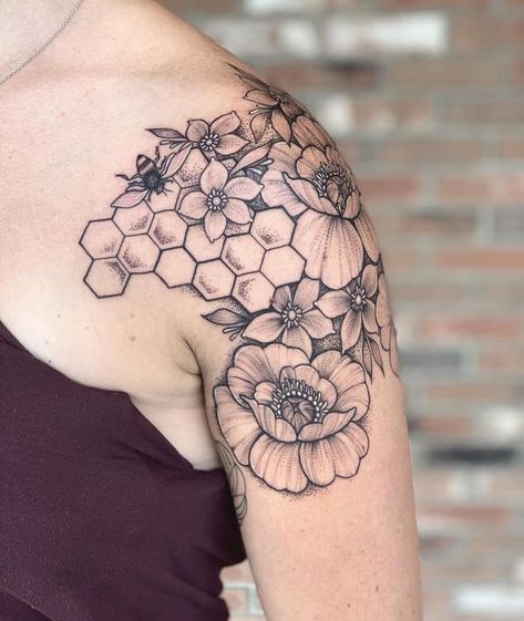 50 Honeycomb tattoo Designs with Meaning | Art and Design Tattoo Designs For Women Chest, Feminine Owl Tattoo, Chest Tattoo For Women, Tattoo For Women On Thigh, Women Chest Tattoo, Tattoo Half Sleeves, Shoulder Piece Tattoo, Bee And Flower Tattoo, Hexagon Tattoo