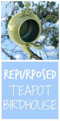 Repurposed Teapot Birdhouse Teapot Birdhouse, Teapot Crafts, Copper Tea Kettle, Beautiful Birdhouses, Diy Bird Feeder, Garden Junk, Tea Diy, Easy Coffee, Bird Houses Diy