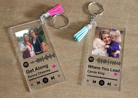 "These Cricut Spotify DIY projects have become pretty popular. They are such a unique and personalized gift idea for any occasion. With Mothers Day approaching, I knew I had to make a Spotify Code Keychain as a personal gift for my mom. Download this free Spotify Code Template below to create your own Spotify Code Keychain with the step-by-step directions below!" Keychain Cricut, Spotify Code Keychain, How To Make Keychains, Keychain Template, Cricut Projects To Sell, Spotify Keychain, Keychain Svg, Idee Cricut, Circut Projects