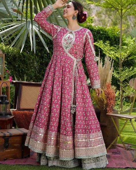 Angrakha Style Kurti Pakistani, Angrakha Style Frock, Lawn Frock Design, Angrakha Style Dresses, Angrakha Dress, Cotton Dress Designs, Frok Designs, Lawn Dress Design, Long Frock Designs