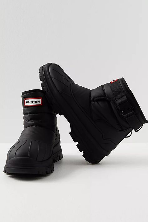 hunter blundstone Hunter Snow Boots, Snow Boots Outfit, Hunter Boots Short, Black Snow Boots, Black Winter Boots, Short Black Boots, Boho Boots, Waterproof Snow Boots, Hunter Shoes