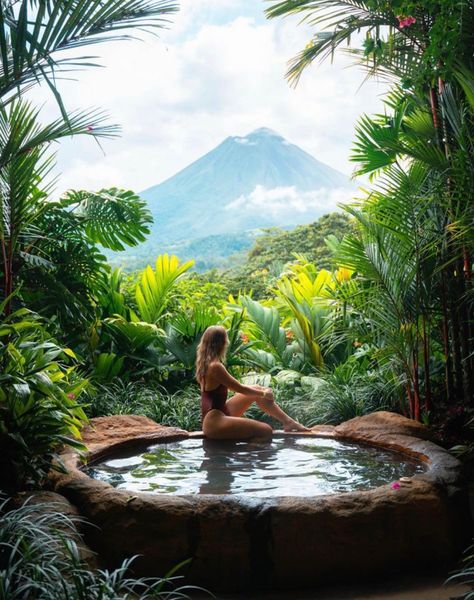 Woman Traveling Aesthetic, Costa Rica Black Woman, Costa Rico Trip, Costa Rica Girls Trip, Costa Rica Photo Ideas, Dnrs Visualizations, Costa Rica Picture Ideas, Jungle Lifestyle, Costa Rica Travel Pictures