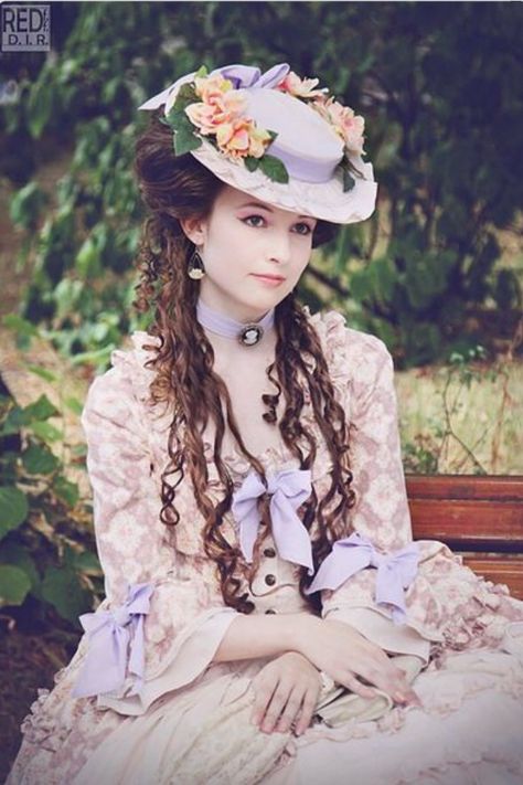 Victorian beautiful Theater Outfits, Era Victoria, Victorian Tea Party, Victorian Hairstyles, Victorian Hats, Victorian Costume, Foto Tips, Classic Hats, Victorian Steampunk