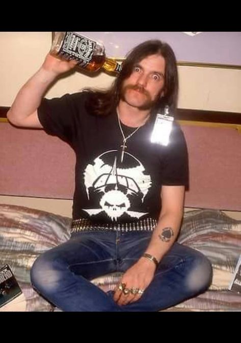 Lemmy wearing a VOIVOD t shirt!!!! Surprised I found this Ray Palmer, Lemmy Kilmister, 10th Anniversary, Hotel Room, World Tour, Photo Credit, In New York, I Love, New York