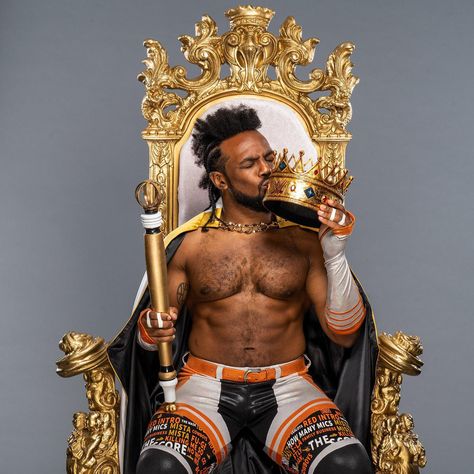 Wwe, Ring Photoshoot, Xavier Woods, Wwe Photos, Space Opera, Ring Photos, Wwe Superstars, The Ring, Photo Shoot