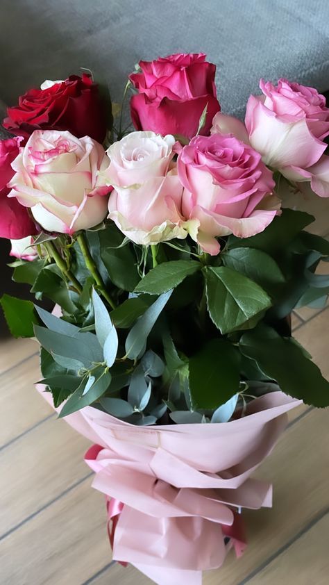 Tumblr, Luxury Flower Arrangement, Happy Birthday Flowers Wishes, Rose Flower Photos, Birthday Flowers Bouquet, Arte Aesthetic, Rose Flower Arrangements, Flower Background Iphone, Nature Photography Flowers