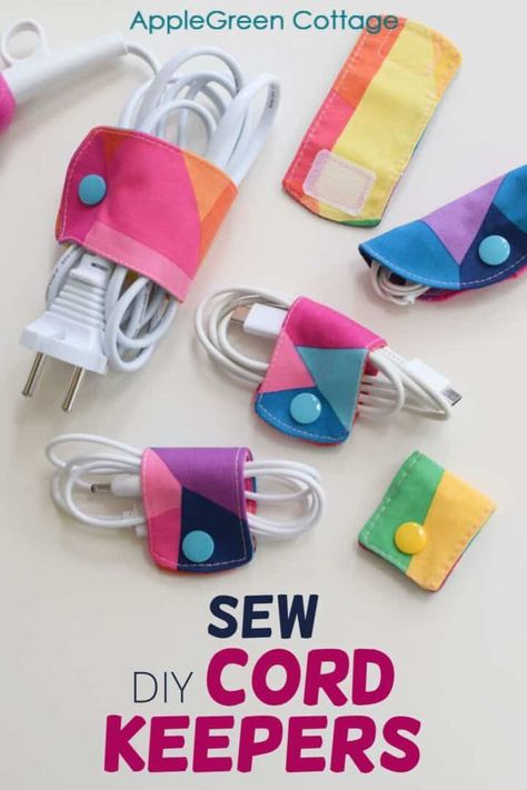 Couture, Cable Tidy Sewing, Cable Ties Diy, Sew Cable Organizer, Cord Holder Sewing Pattern, Sewing Cord Keeper, Diy Cord Wrap, Phone Cable Wrap Diy, Cord Keeper Pattern