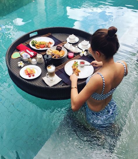 Floating Breakfast, Bali Bucket List, Pool Floats For Adults, Breakfast Photography, Swimming Pool Floats, Breakfast Photo, Bali Vacation, Breakfast Tray, Breakfast Plate