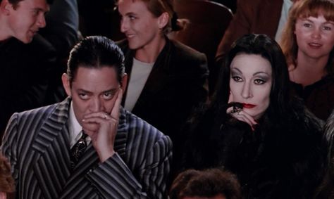 Gomez and Morticia Morticia And Gomez Addams, Addams Familie, Addams Family Movie, Charles Addams, Gomez And Morticia, Gomez Addams, Anjelica Huston, Morticia Addams, Adams Family