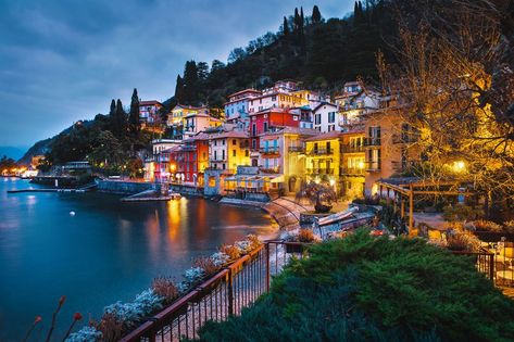 Lake Como, Italian Houses, Comer See, Lombardy Italy, Beautiful Town, Italian Home, Travel Photography Tips, Travel Photography Inspiration, Outside World